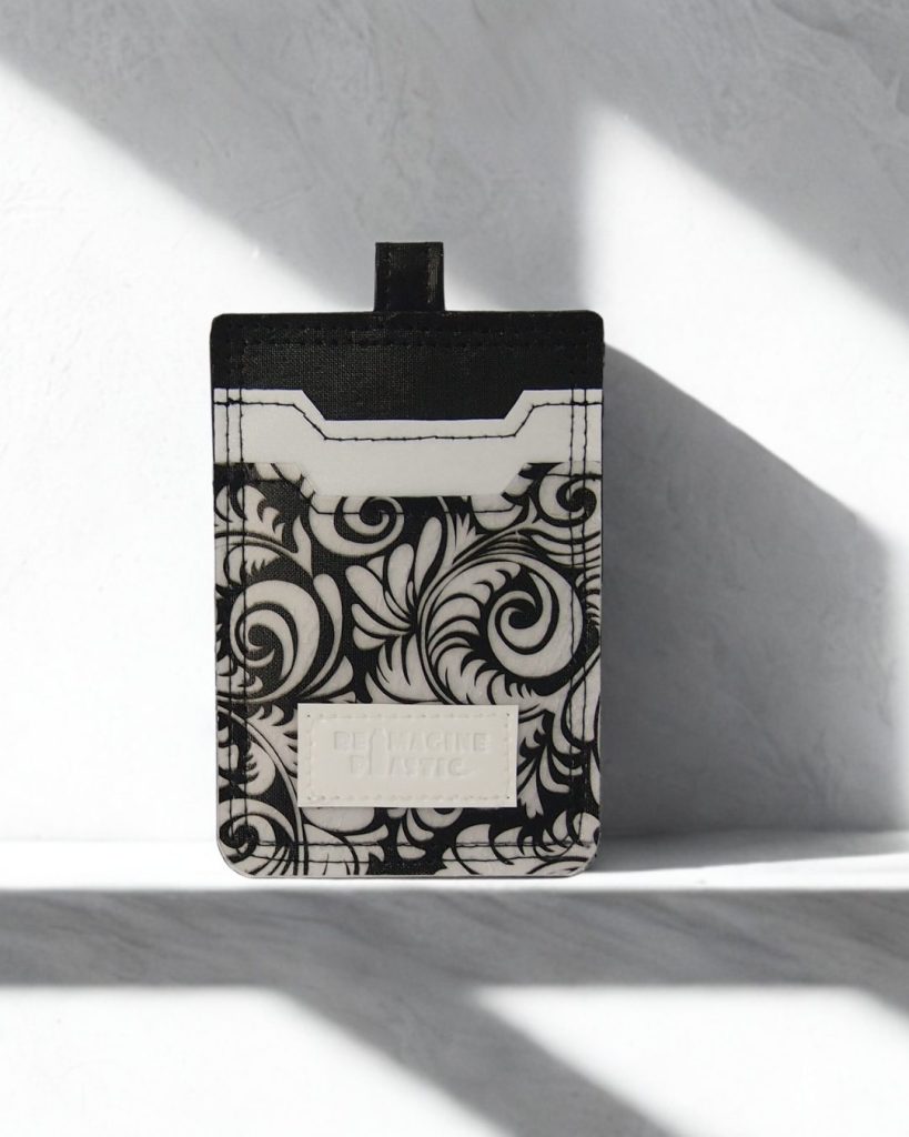 Upcycling 2 in 1 ID Holder